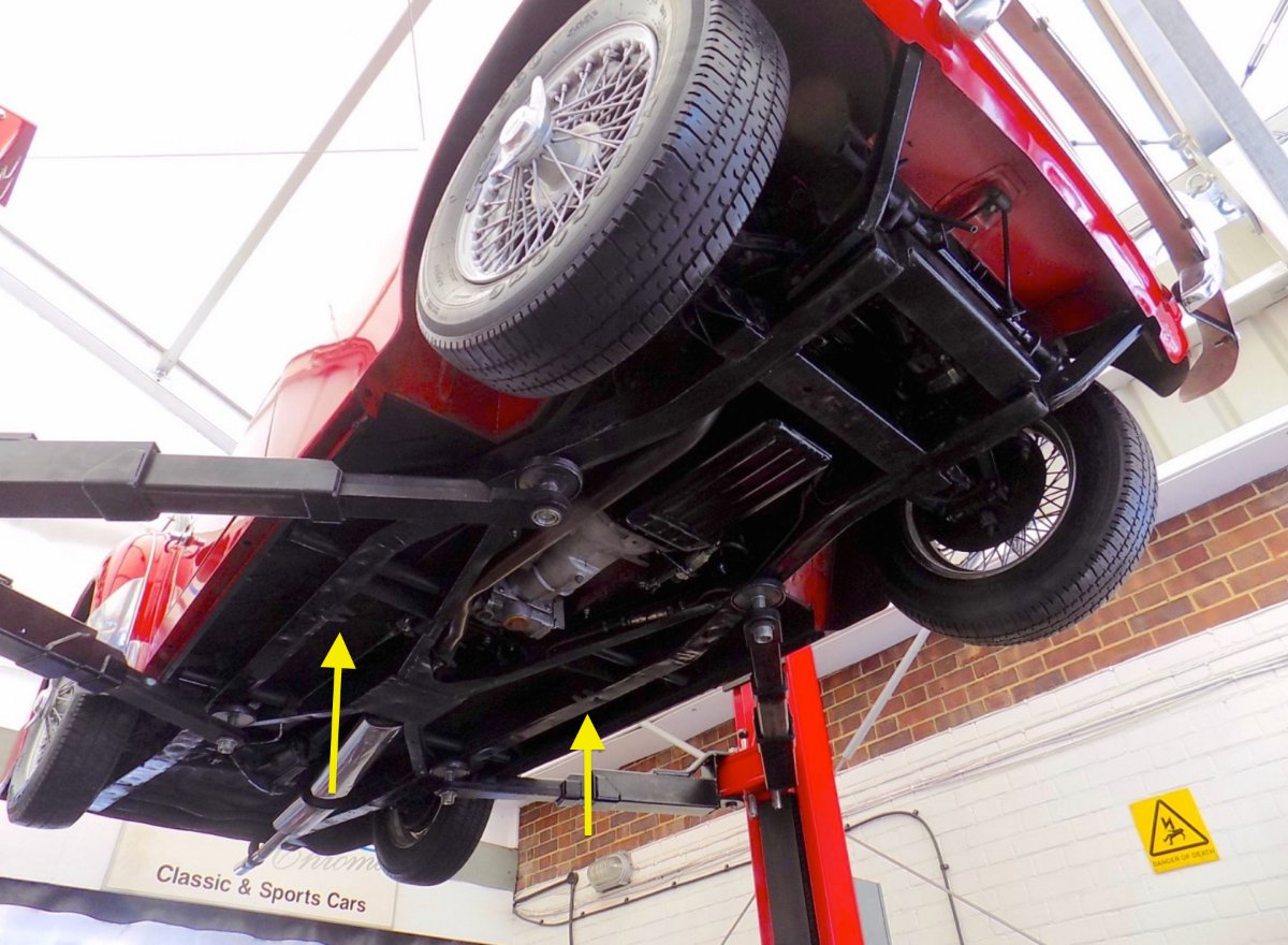 Y@cht Engine Jack Good points to jack - TR2/3/3A/3B Forum - TR Forums