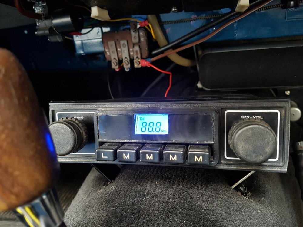 Classic Car Stereo - anybody used them / have one of their units ...