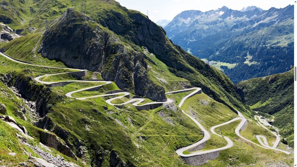 Tremola Pass 4.jpg