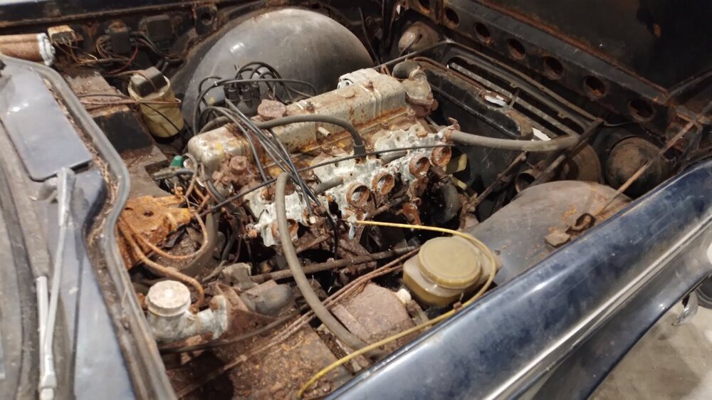 Tr5 Engine Bay.jpg