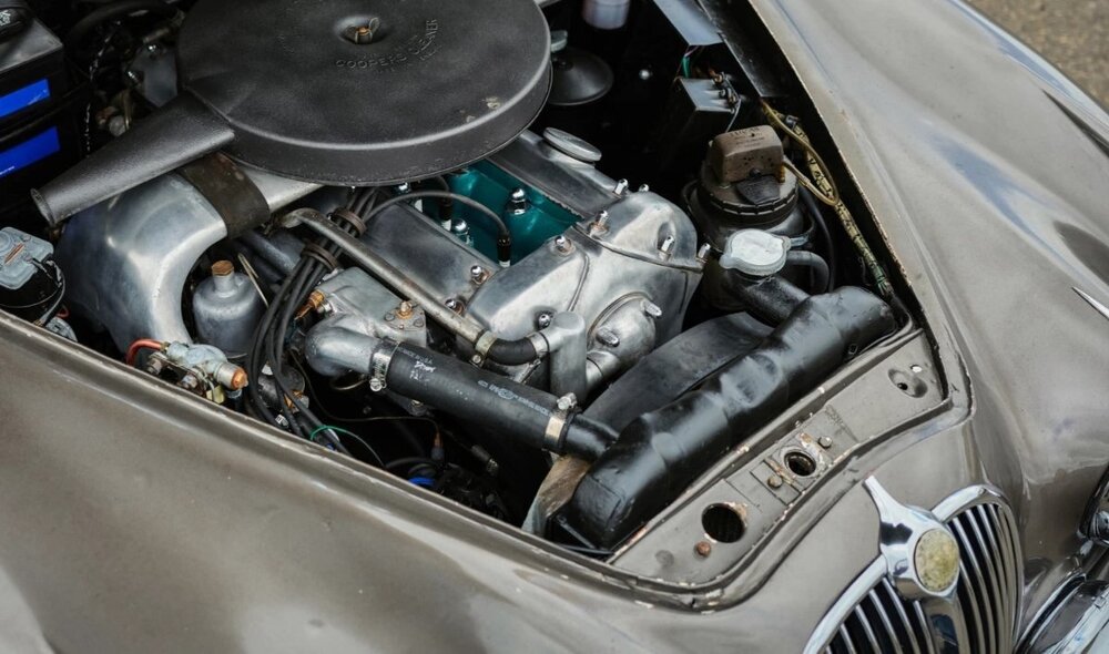1964-Jaguar-Mk2-3.8-liter-enginebreather-01.thumb.jpg.334081d7949511c49460458dc169c11c.jpg