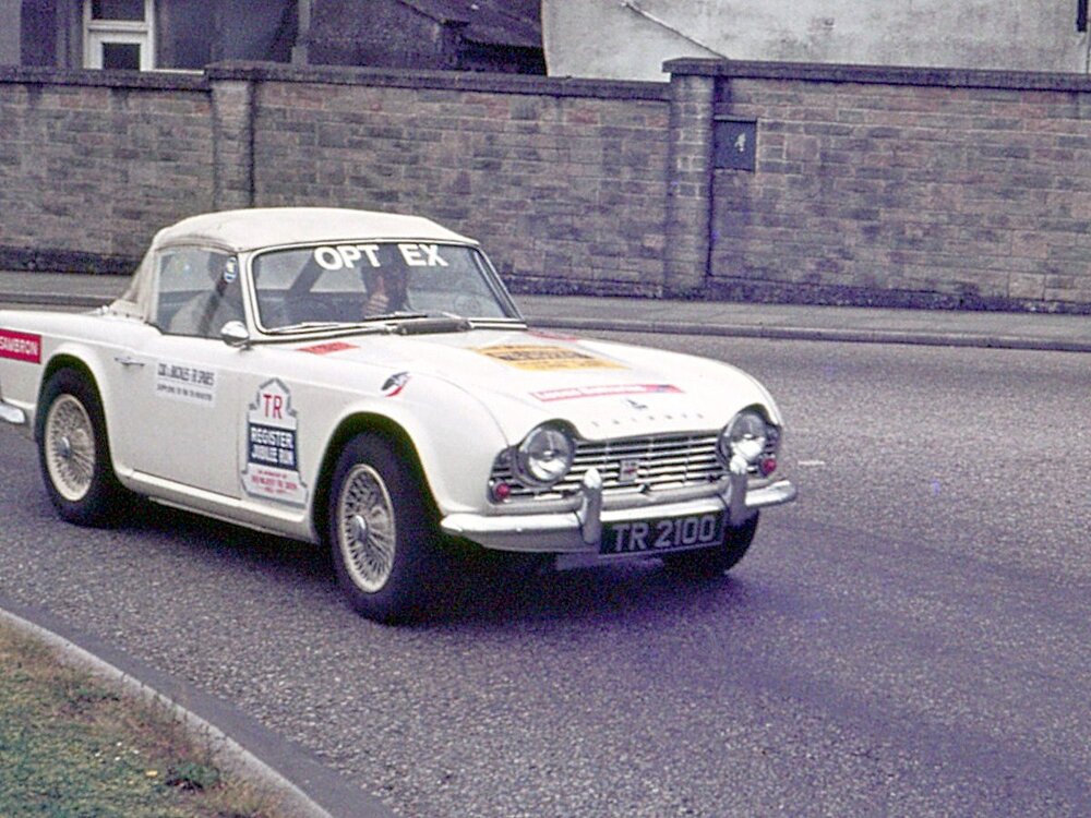 TR2100-Saltash-JubRun061977-AlanRobinson-JohnDavies.thumb.jpg.222c9bd9e3dc2c300481bc96fe1e9cc5.jpg